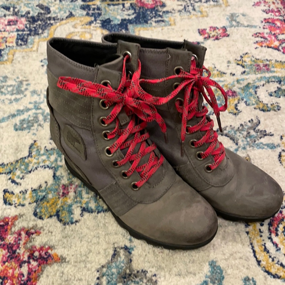 Sorel Lexie Wedge Boots Size 9